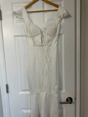 MISS CIRCLE White Satin-Feel Midi Dress